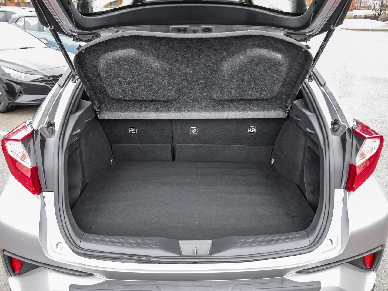 2020 Toyota C-HR LE Photo