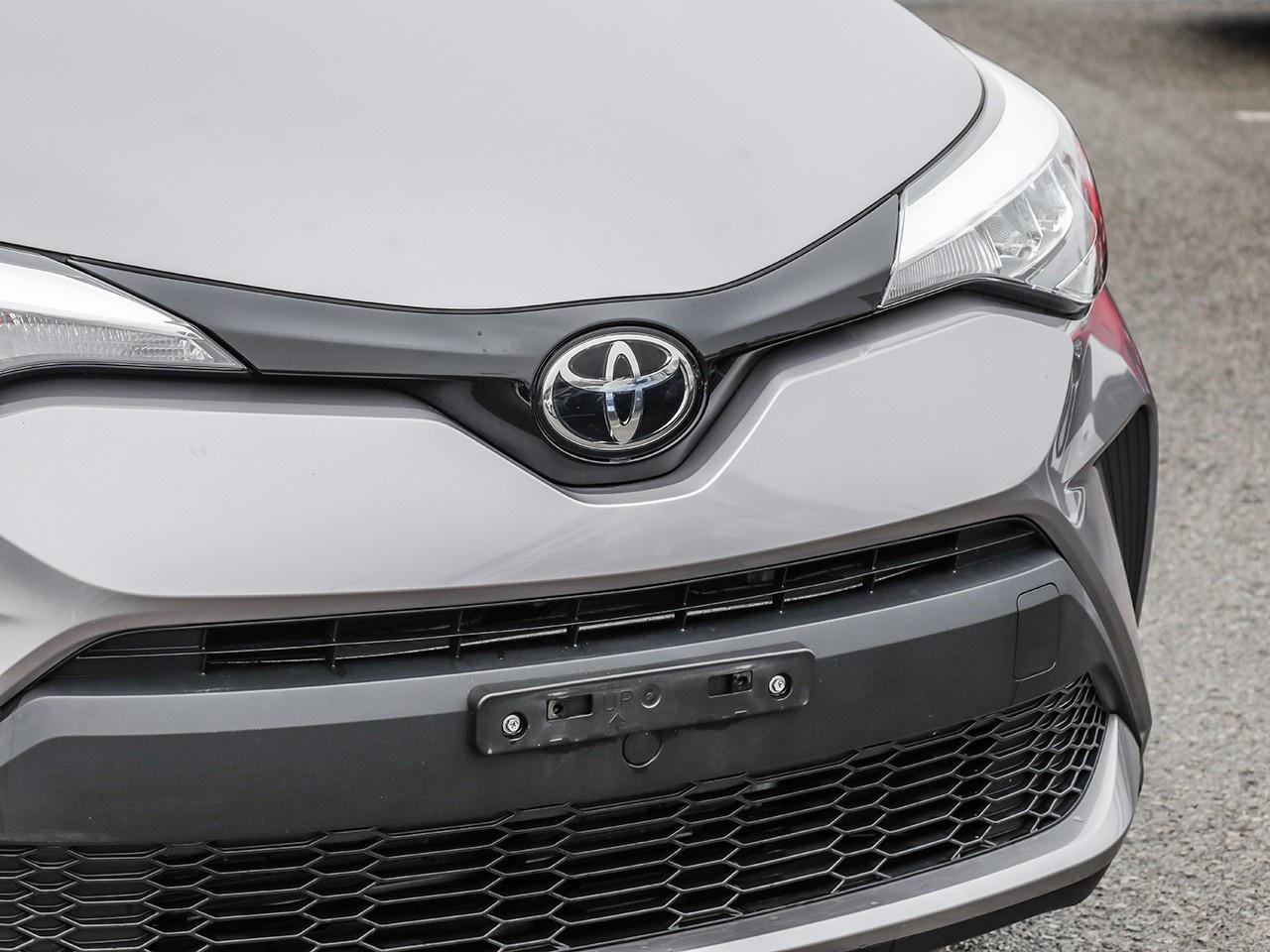 2020 Toyota C-HR LE Photo