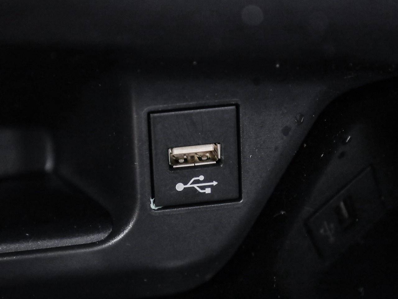 2020 Toyota C-HR LE Photo