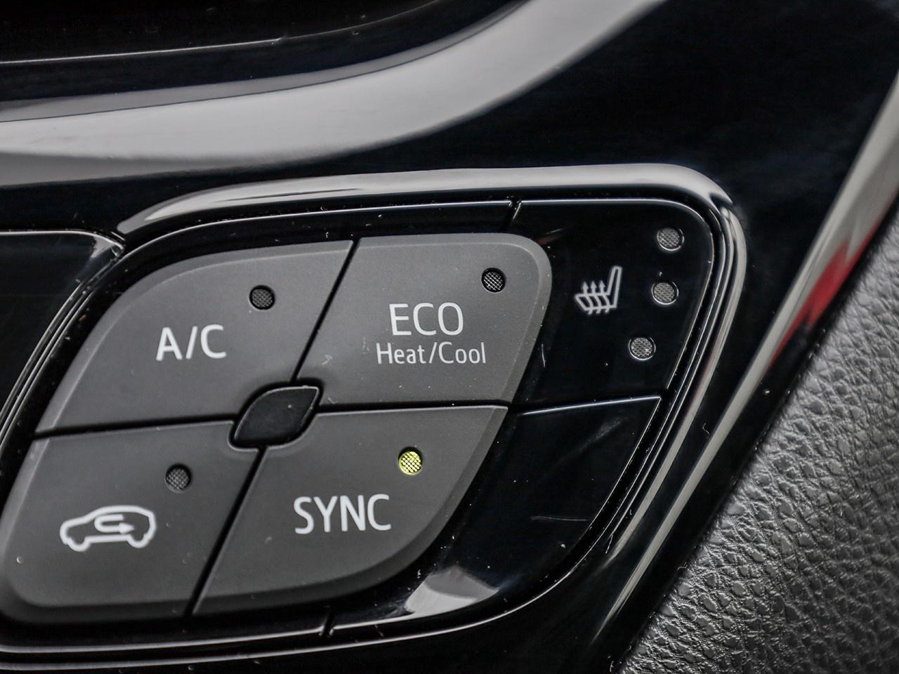 2020 Toyota C-HR LE Photo