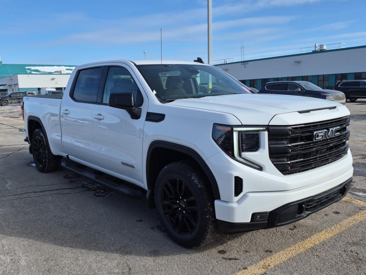 2024 GMC Sierra 1500 ELEVATION CREW CAB | 4X4 | NO ACCIDENTS | ONE OWNER Photo