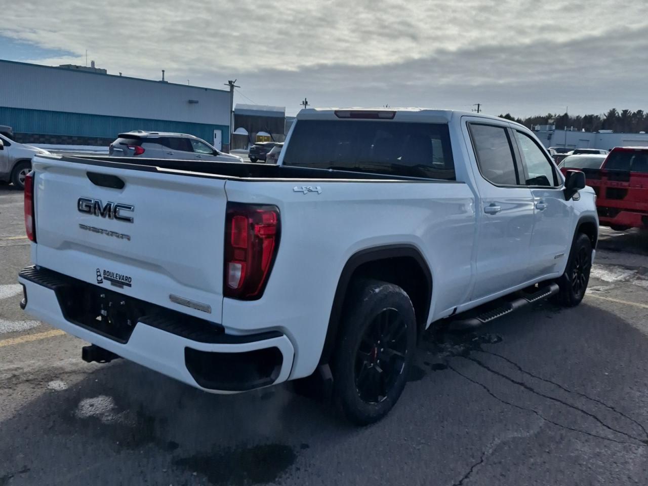 2024 GMC Sierra 1500 ELEVATION CREW CAB | 4X4 | NO ACCIDENTS | ONE OWNER Photo