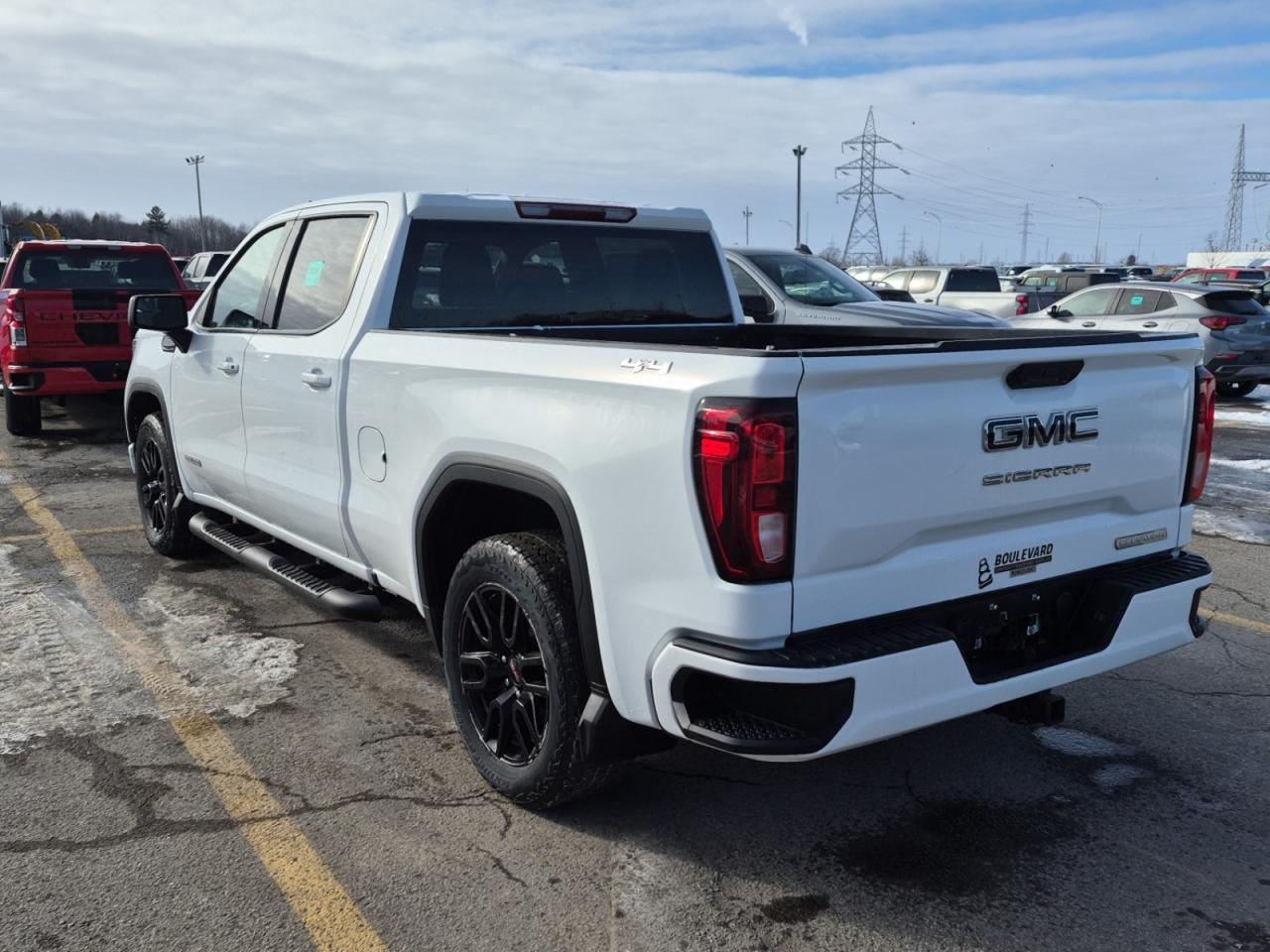 2024 GMC Sierra 1500 ELEVATION CREW CAB | 4X4 | NO ACCIDENTS | ONE OWNER Photo