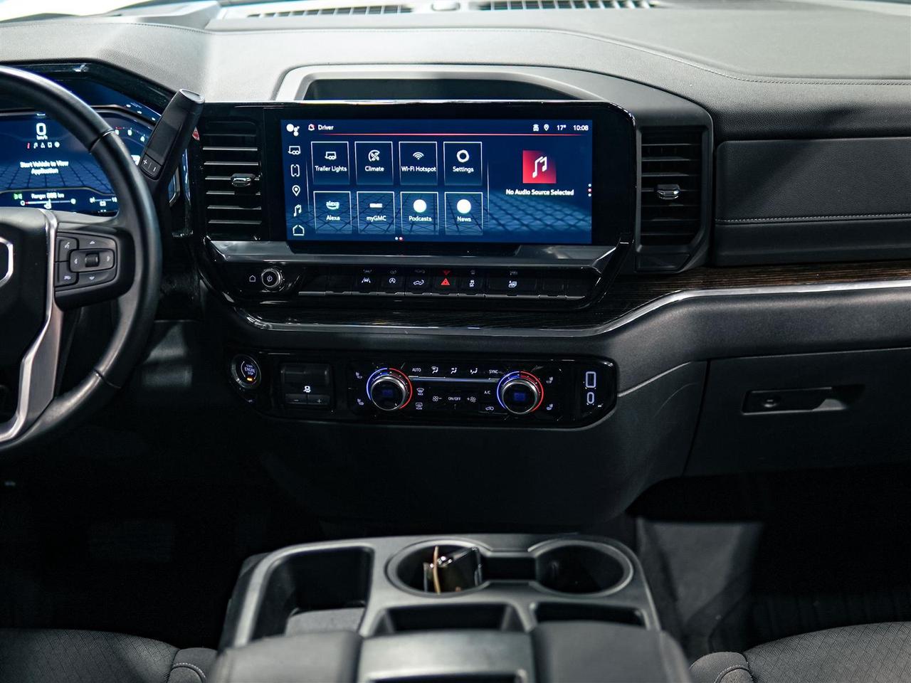 2024 GMC Sierra 1500 ELEVATION CREW CAB | 4X4 | NO ACCIDENTS | ONE OWNER Photo