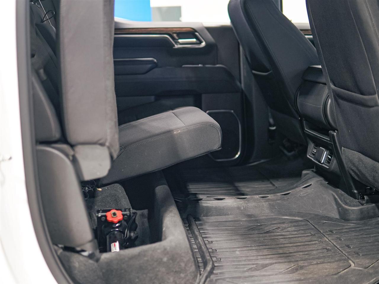 2024 GMC Sierra 1500 ELEVATION CREW CAB | 4X4 | NO ACCIDENTS | ONE OWNER Photo