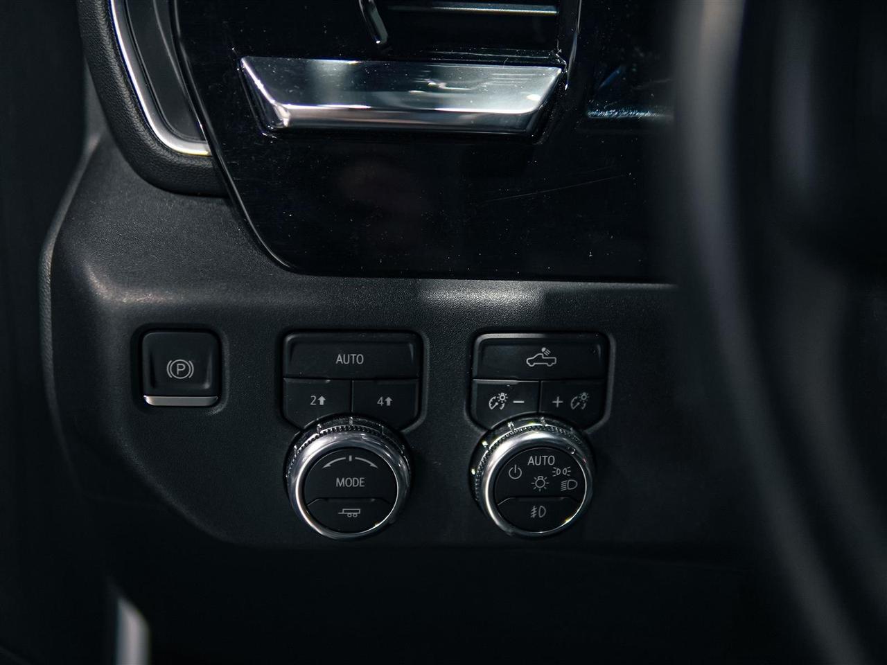 2024 GMC Sierra 1500 ELEVATION CREW CAB | 4X4 | NO ACCIDENTS | ONE OWNER Photo