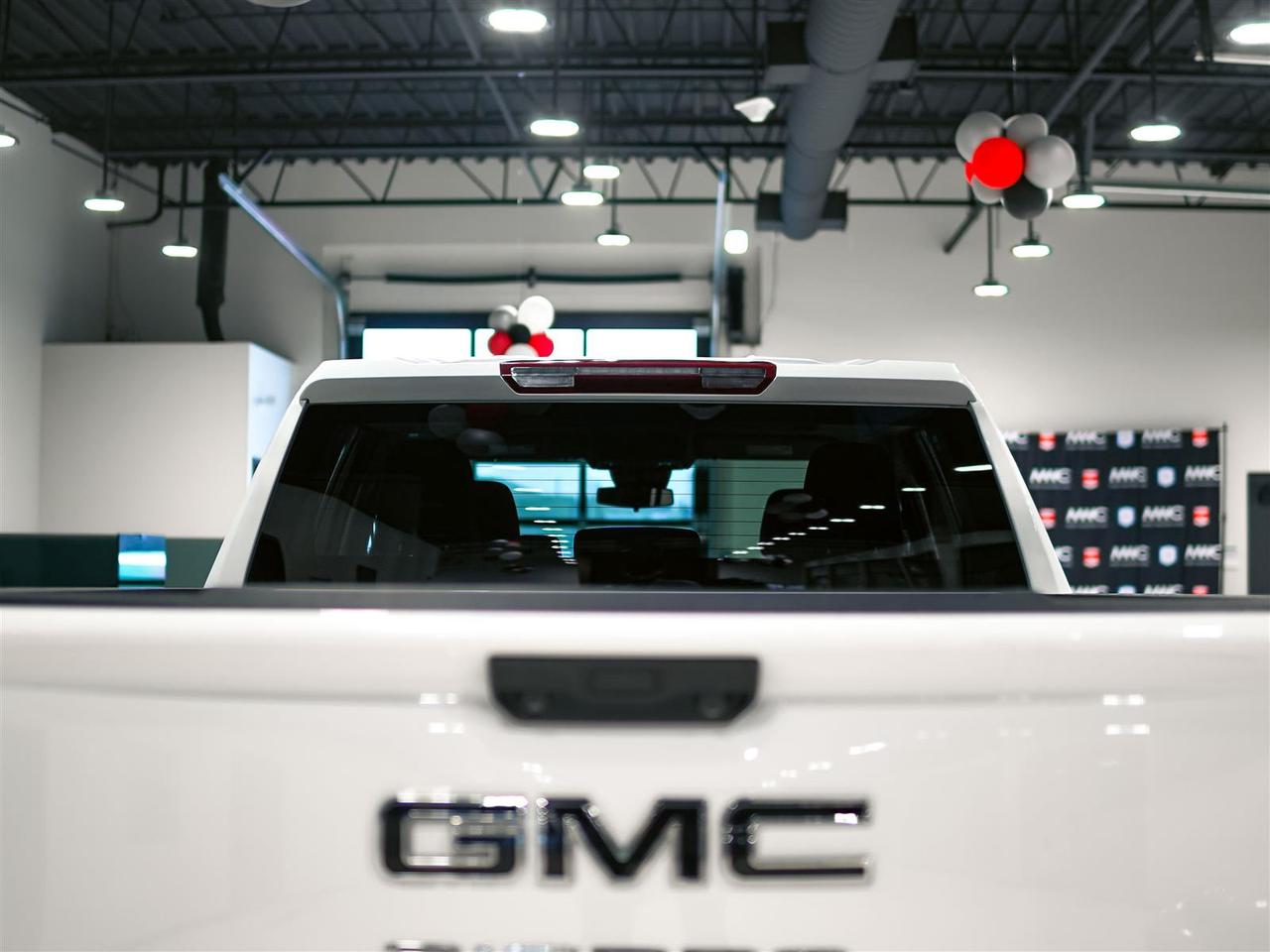2024 GMC Sierra 1500 ELEVATION CREW CAB | 4X4 | NO ACCIDENTS | ONE OWNER Photo