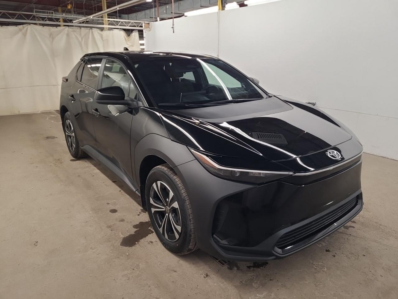 2023 Toyota bZ4X LE | NO ACCIDENTS | ONE OWNER Photo