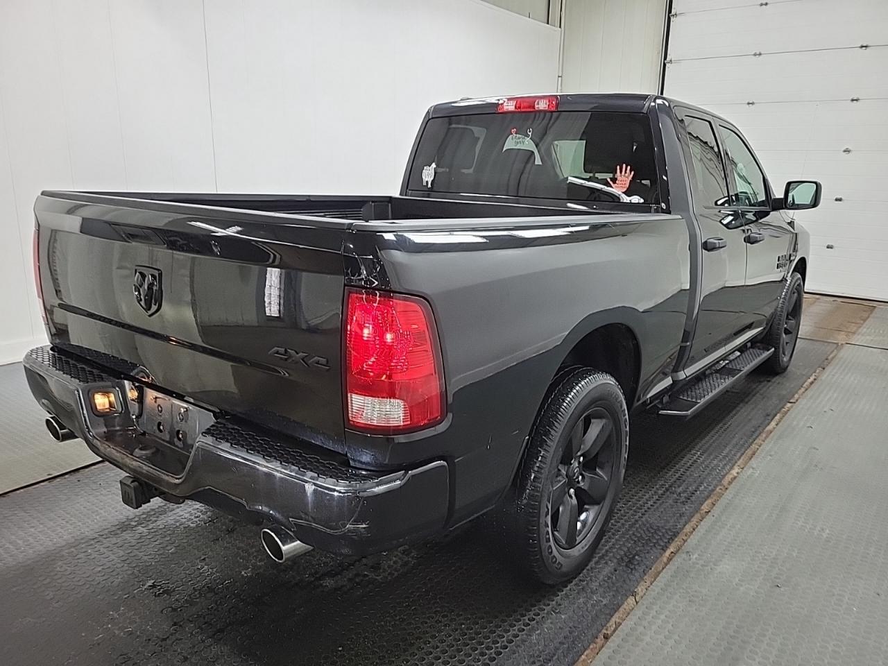 2019 RAM 1500 Classic EXPRESS | 4X4 | 5.7 HEMI | BLACK PKG | SOUND PKG Photo