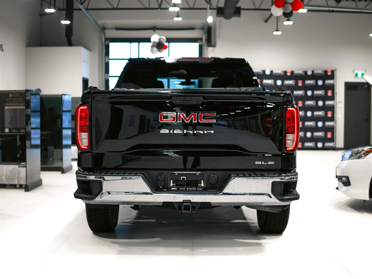 2021 GMC Sierra 1500 SLE CREW CAB 4WD | NO ACCIDENTS | BED LINER | TONNEAU COVER Photo