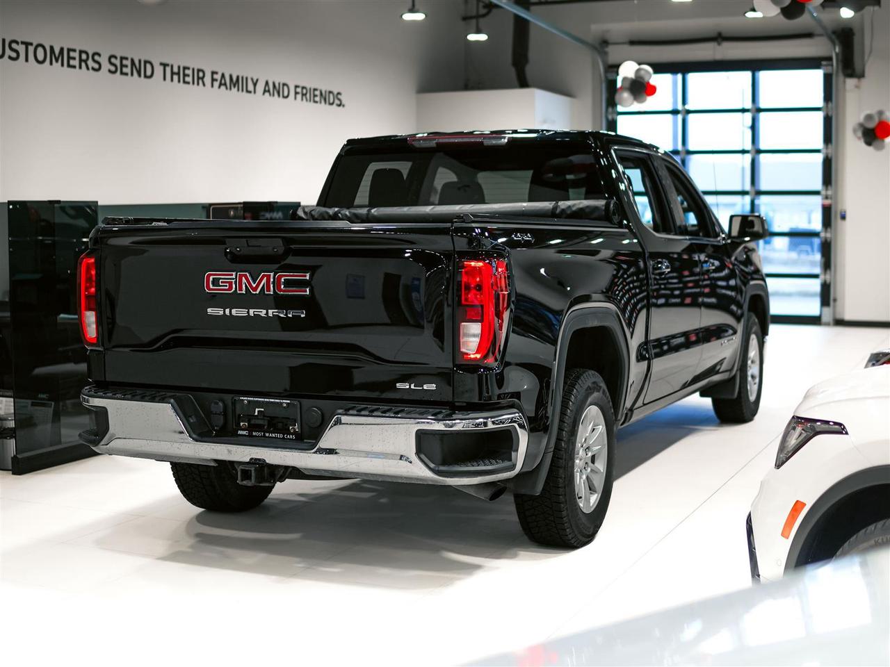 2021 GMC Sierra 1500 SLE CREW CAB 4WD | NO ACCIDENTS | BED LINER | TONNEAU COVER Photo