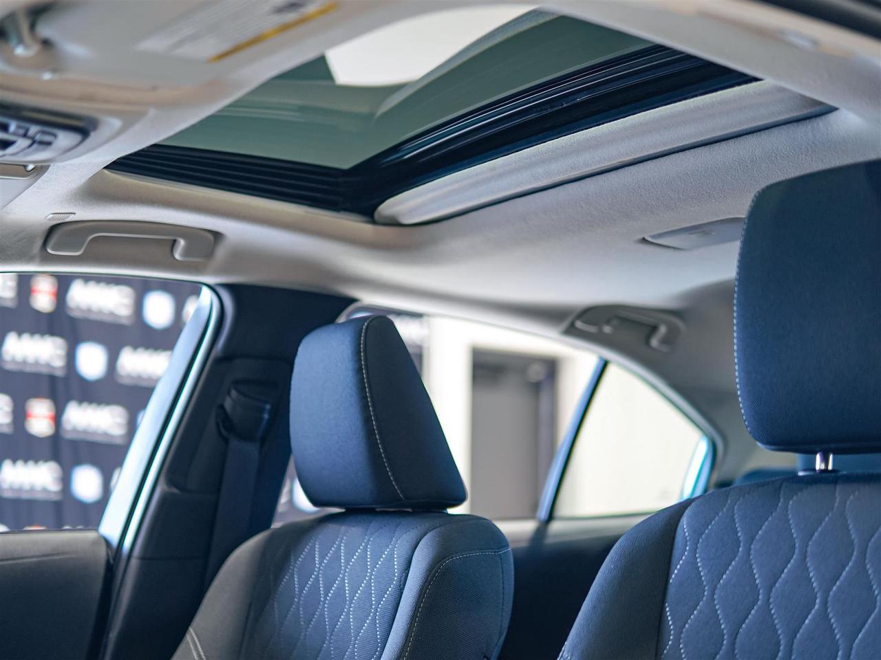 2025 Toyota Corolla LE | UPGRADE | NO ACCIDENTS | SUNROOF Photo