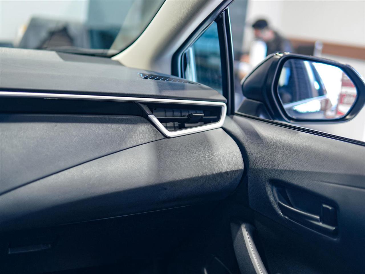 2025 Toyota Corolla LE | UPGRADE | NO ACCIDENTS | SUNROOF Photo