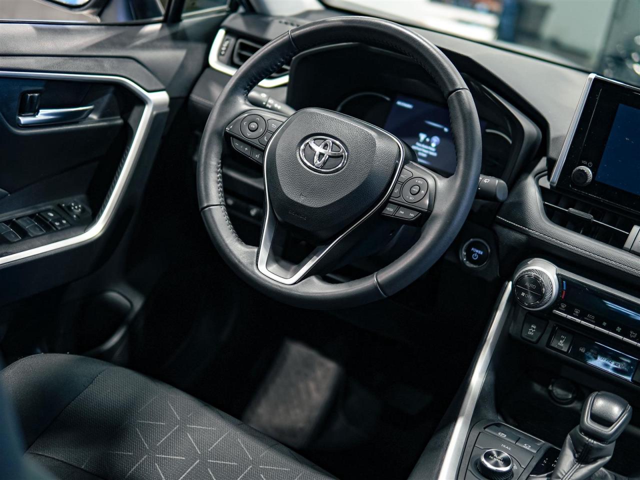 2024 Toyota RAV4 Hybrid HYBRID XLE | NO ACCIDENTS | ONE OWNER Photo