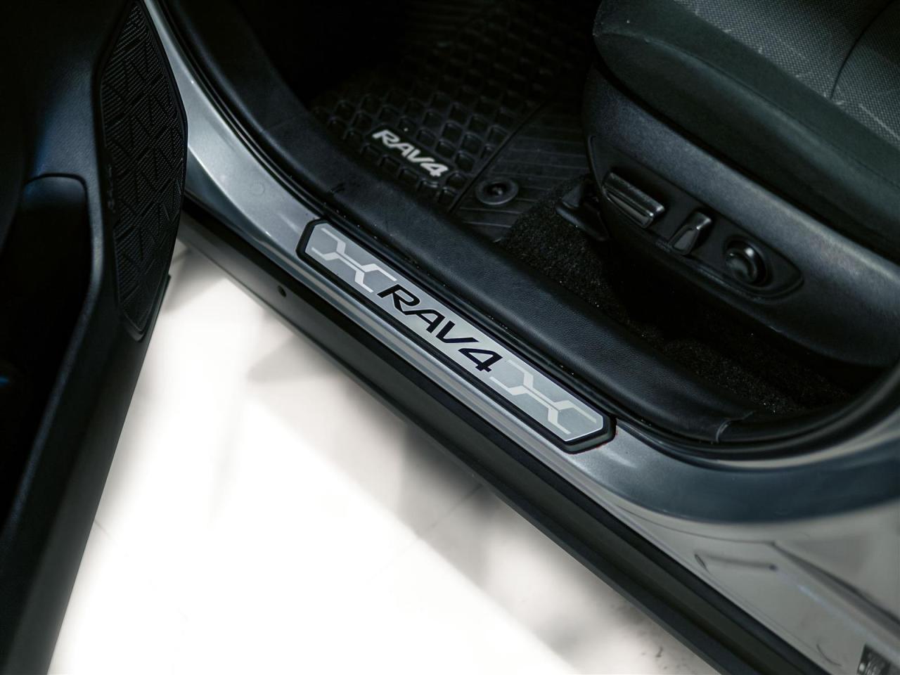 2024 Toyota RAV4 Hybrid HYBRID XLE | NO ACCIDENTS | ONE OWNER Photo