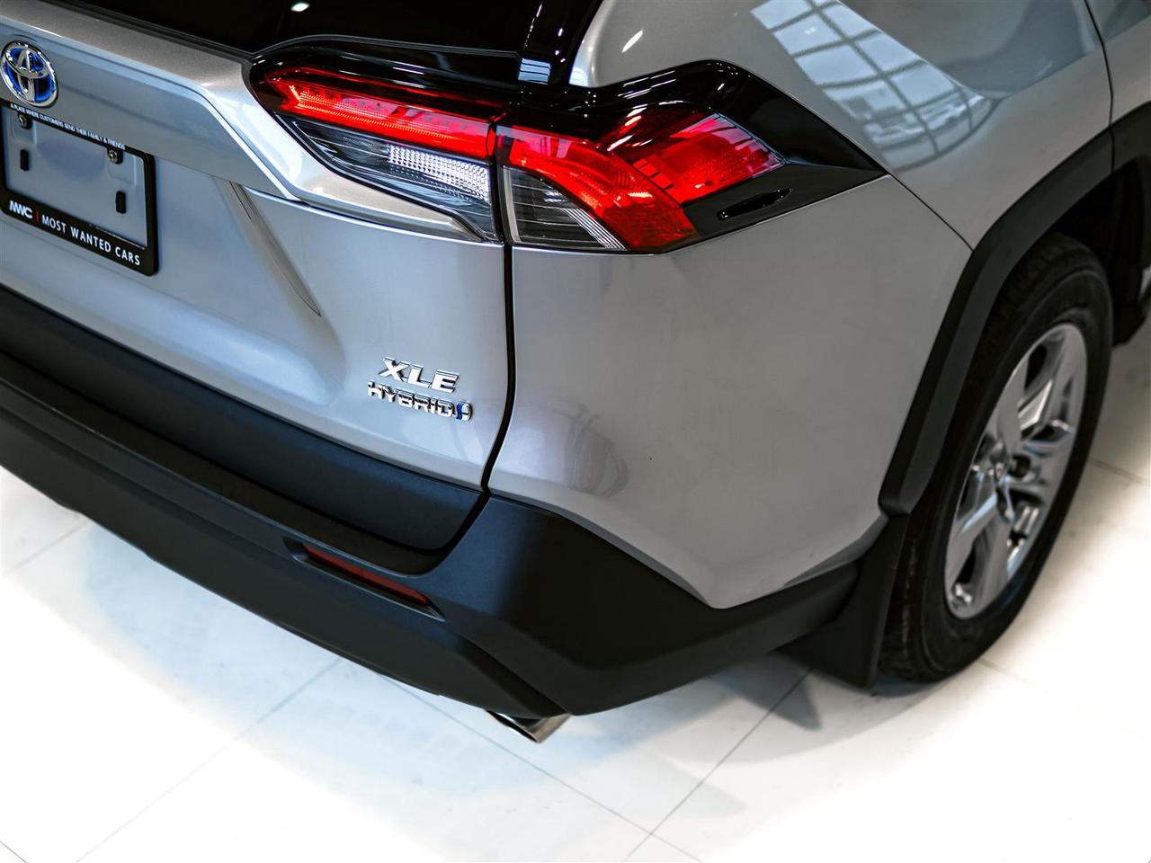 2024 Toyota RAV4 Hybrid HYBRID XLE | NO ACCIDENTS | ONE OWNER Photo