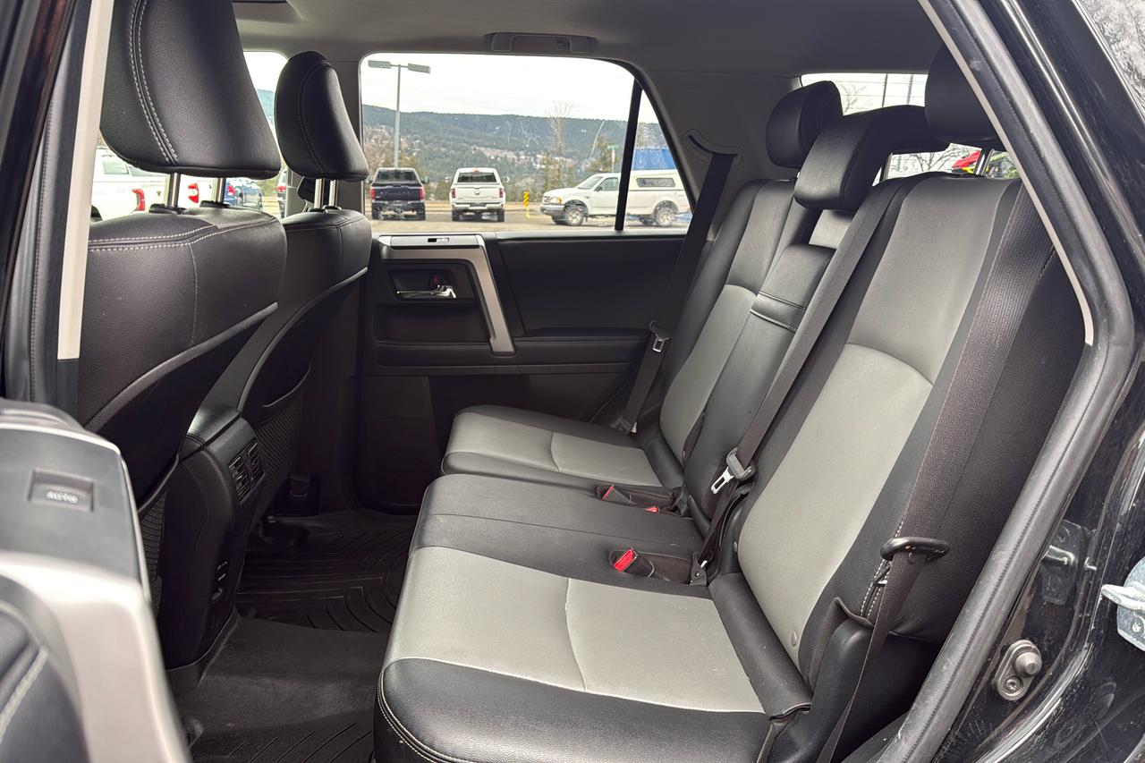 2017 Toyota 4Runner SR5 Premium Photo