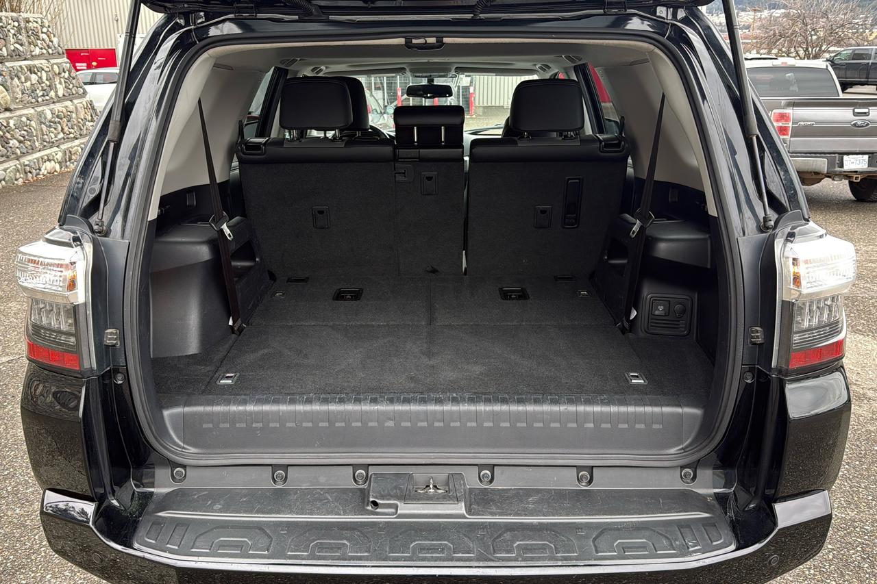 2017 Toyota 4Runner SR5 Premium Photo