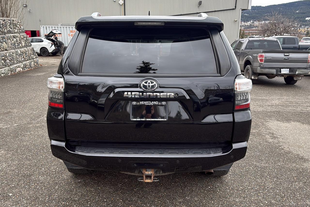 2017 Toyota 4Runner SR5 Premium Photo