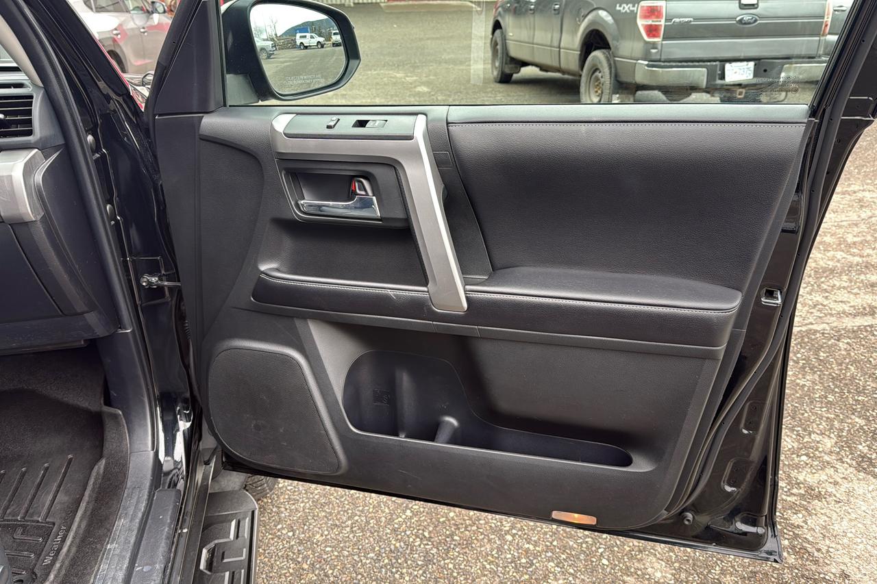 2017 Toyota 4Runner SR5 Premium Photo