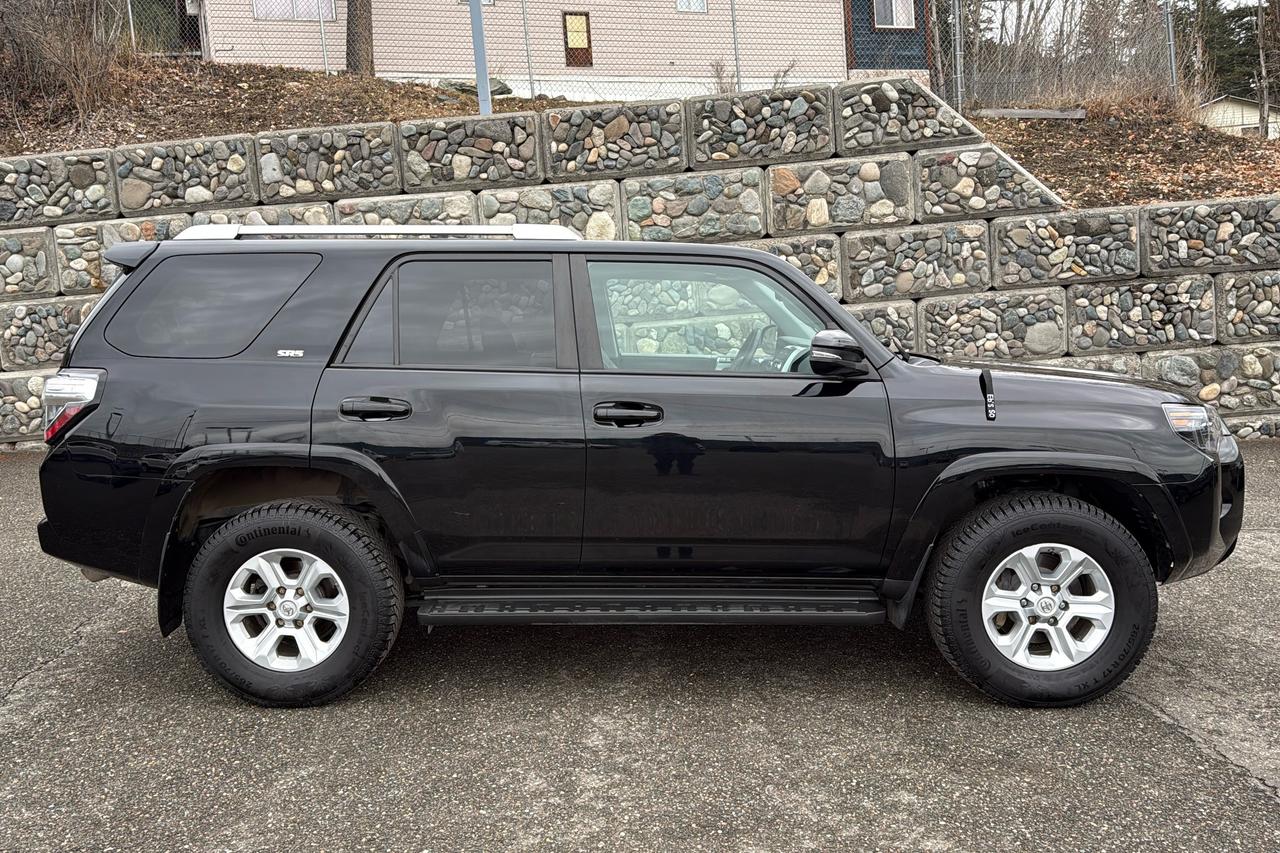 2017 Toyota 4Runner SR5 Premium Photo