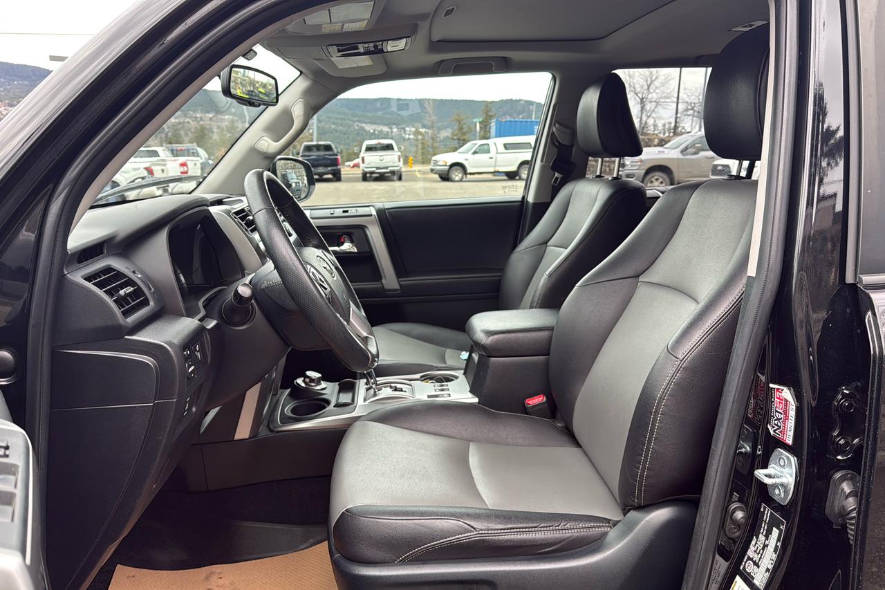 2017 Toyota 4Runner SR5 Premium Photo