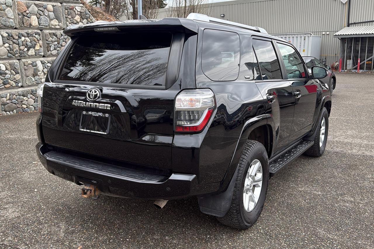 2017 Toyota 4Runner SR5 Premium Photo