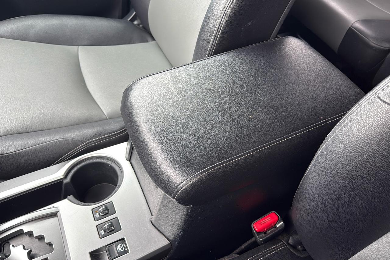 2017 Toyota 4Runner SR5 Premium Photo