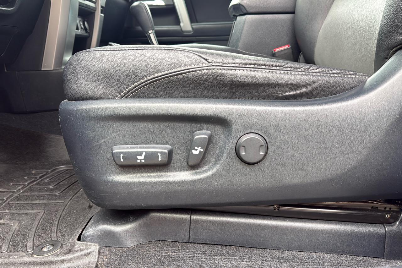 2017 Toyota 4Runner SR5 Premium Photo