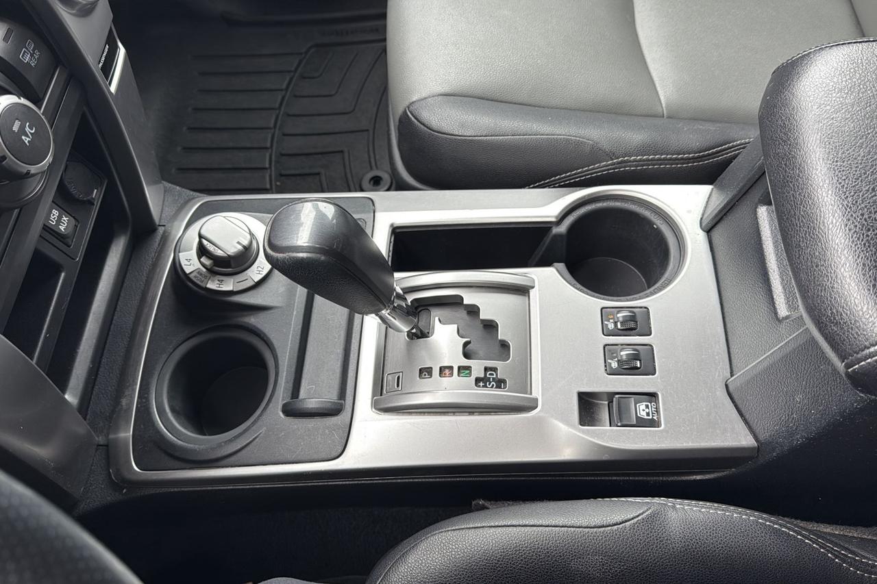 2017 Toyota 4Runner SR5 Premium Photo