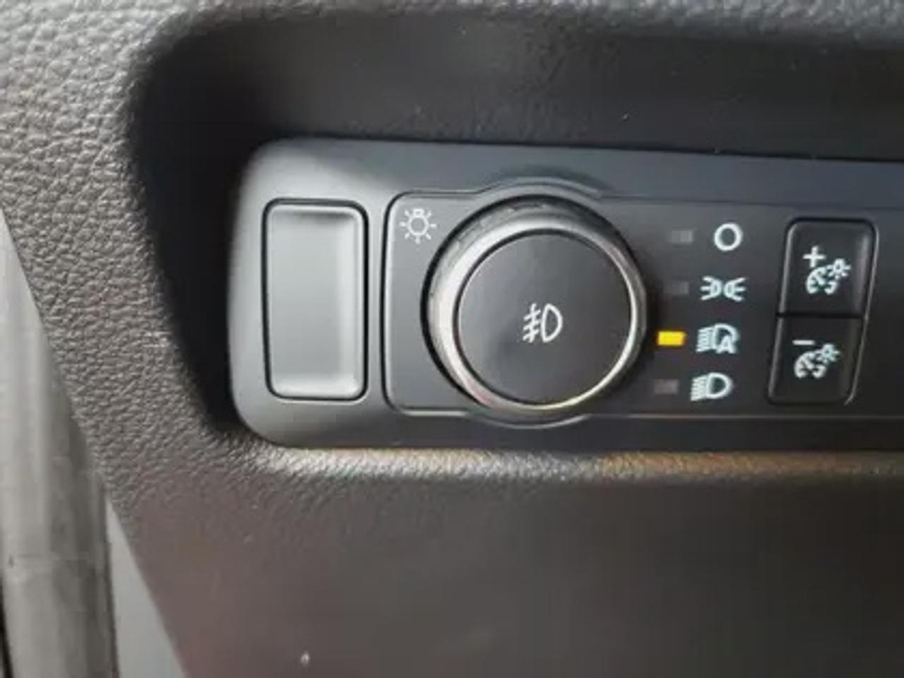 13700078