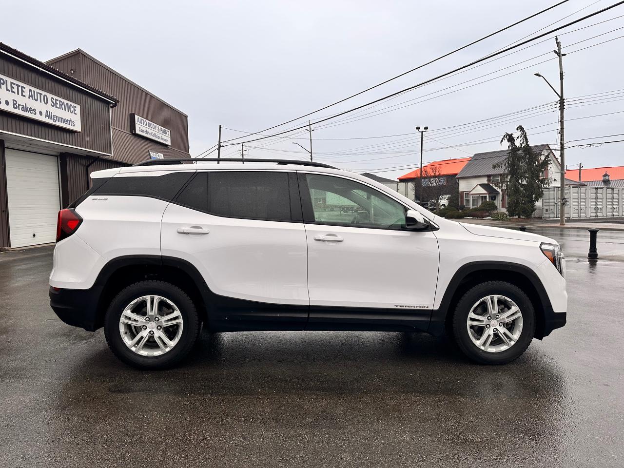 2023 GMC Terrain AWD, FULLY FINANCEABLE, HEATED SEATS, WARRANTY AVA Photo