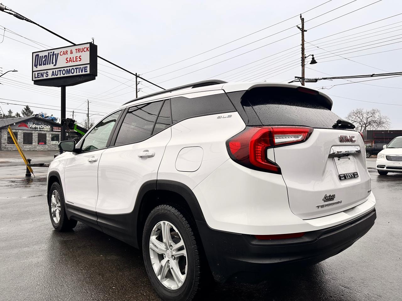 2023 GMC Terrain AWD, FULLY FINANCEABLE, HEATED SEATS, WARRANTY AVA Photo