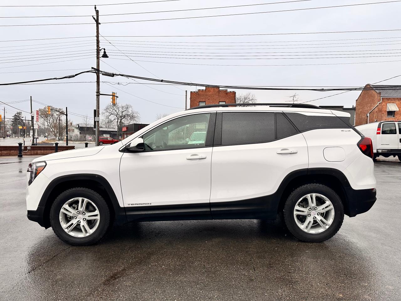 2023 GMC Terrain AWD, FULLY FINANCEABLE, HEATED SEATS, WARRANTY AVA Photo