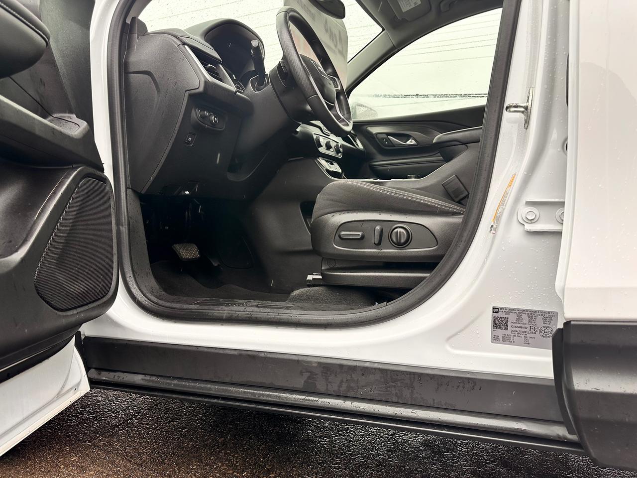 2023 GMC Terrain AWD, FULLY FINANCEABLE, HEATED SEATS, WARRANTY AVA Photo