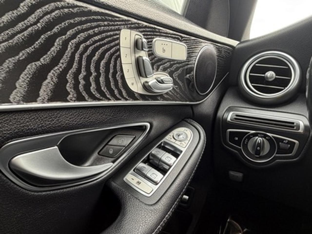 2020 Mercedes-Benz C-Class C300 4MATIC Photo