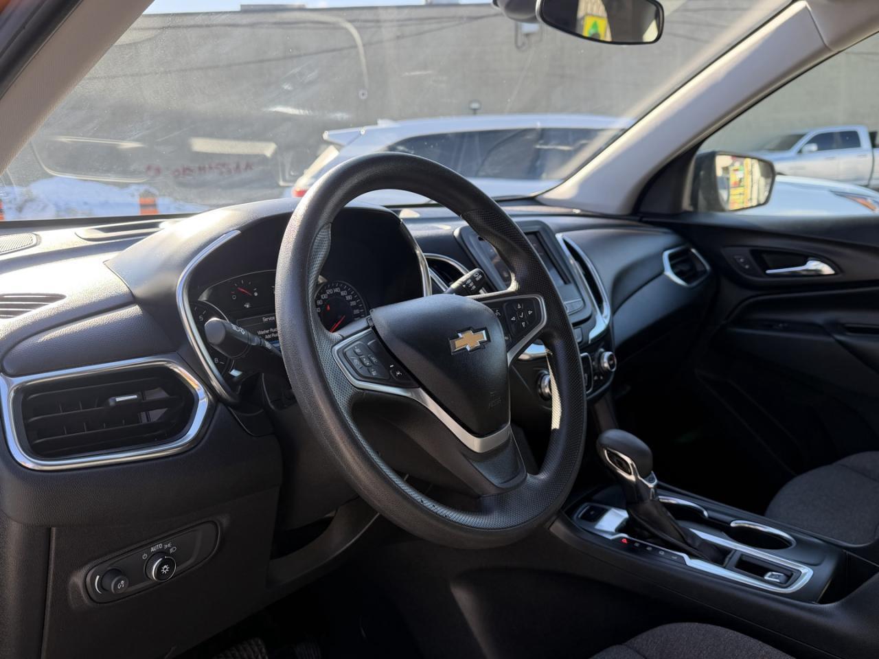 2022 Chevrolet Equinox AWD 4dr LT w-1LT Photo