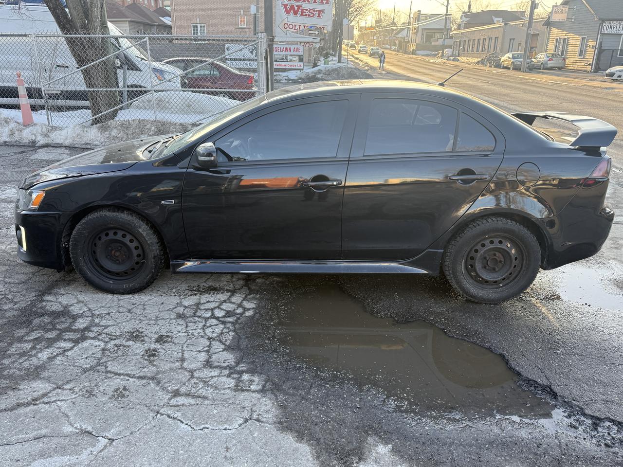 2017 Mitsubishi Lancer ES Photo
