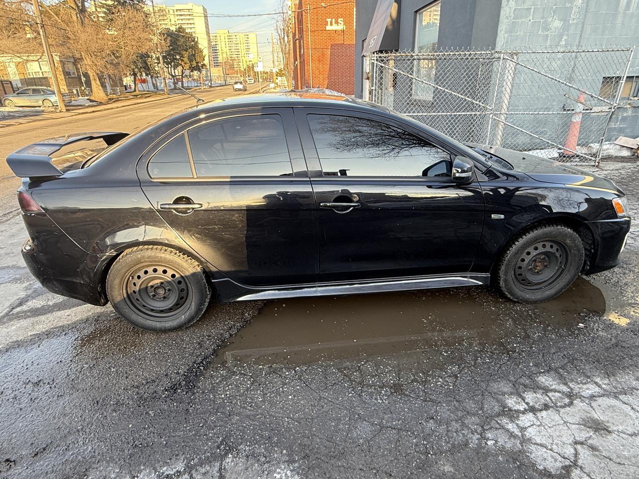 2017 Mitsubishi Lancer ES Photo3