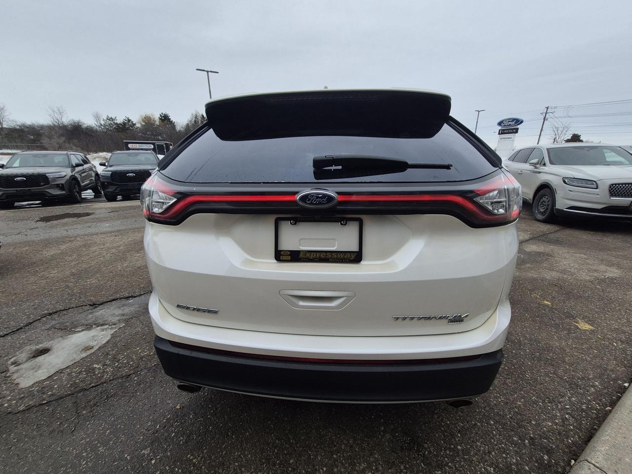 2017 Ford Edge Titanium - AWD Photo3