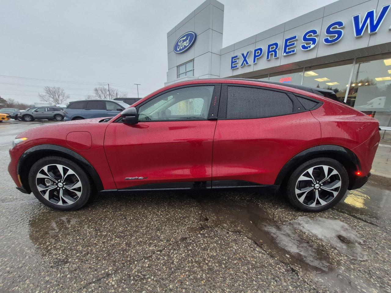 2022 Ford Mustang Mach-E MACH E PREMIUM, EXTENDED RANGE BATTERY, 360-CAMERA Photo