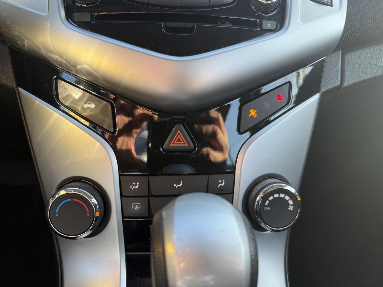 2015 Chevrolet Cruze 1LT Photo