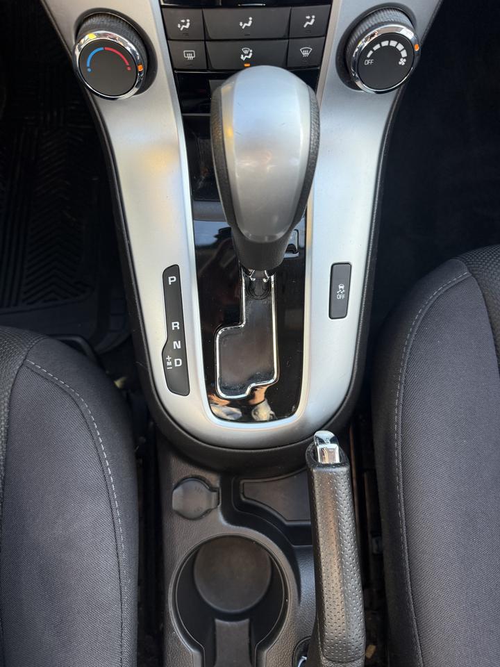 2015 Chevrolet Cruze 1LT Photo