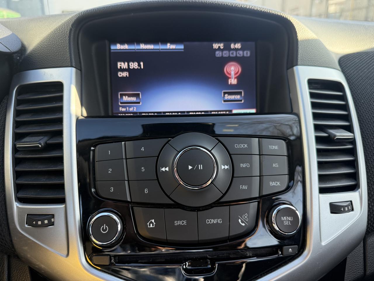 2015 Chevrolet Cruze 1LT Photo