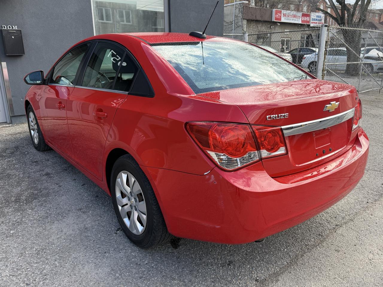2015 Chevrolet Cruze 4dr Sdn 1LT Photo