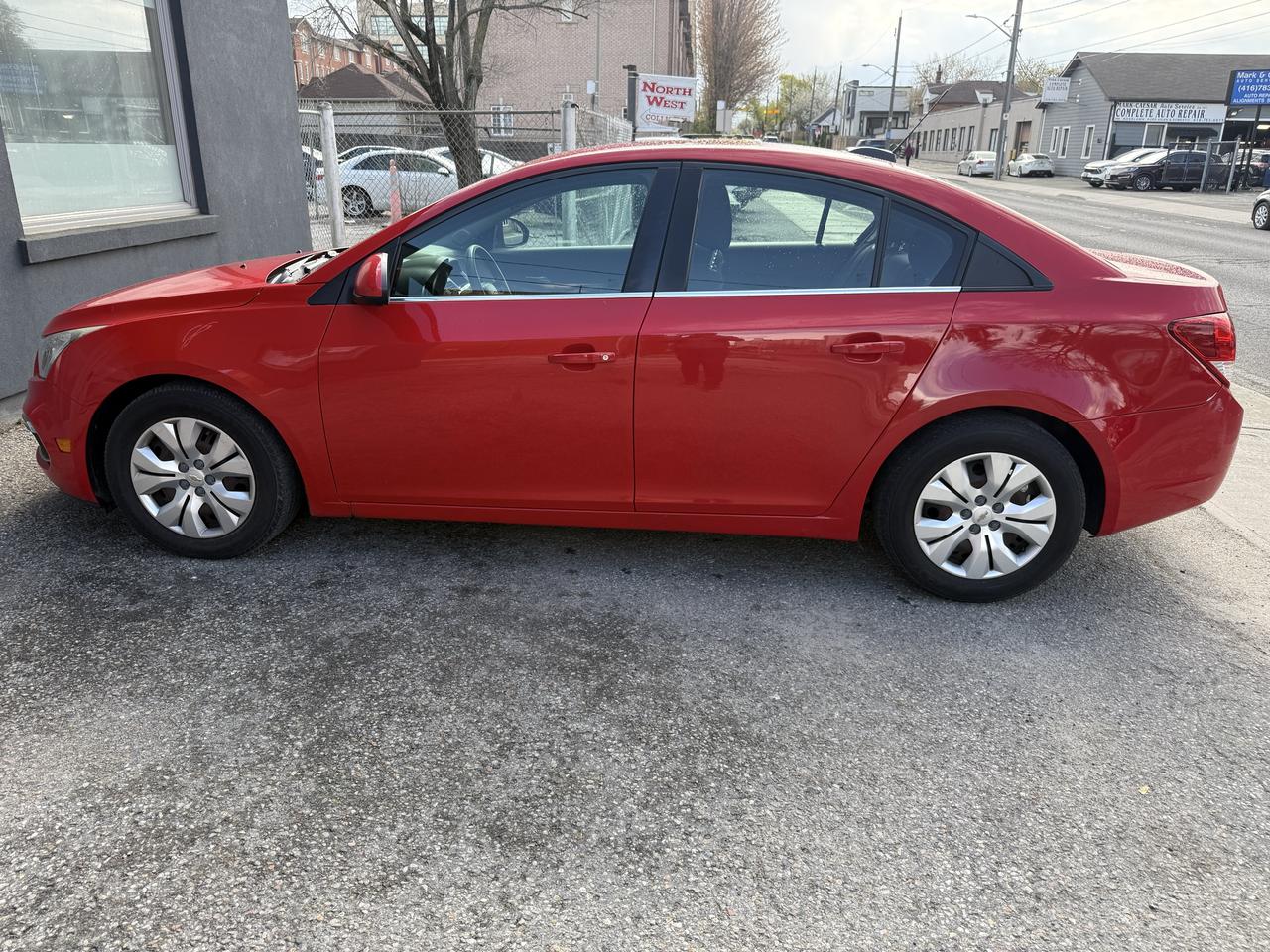 2015 Chevrolet Cruze 4dr Sdn 1LT Photo