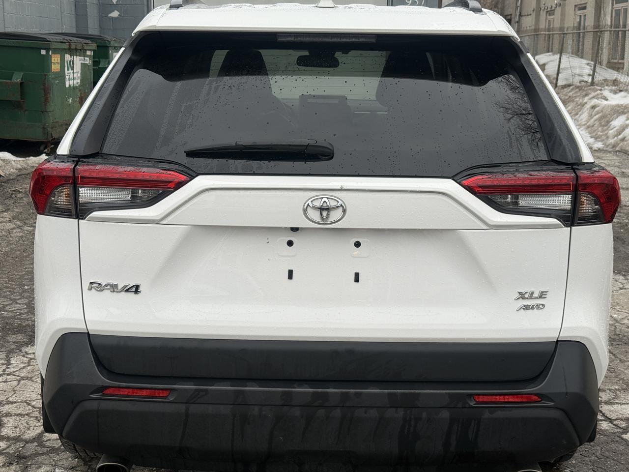 2023 Toyota RAV4 XLE Photo
