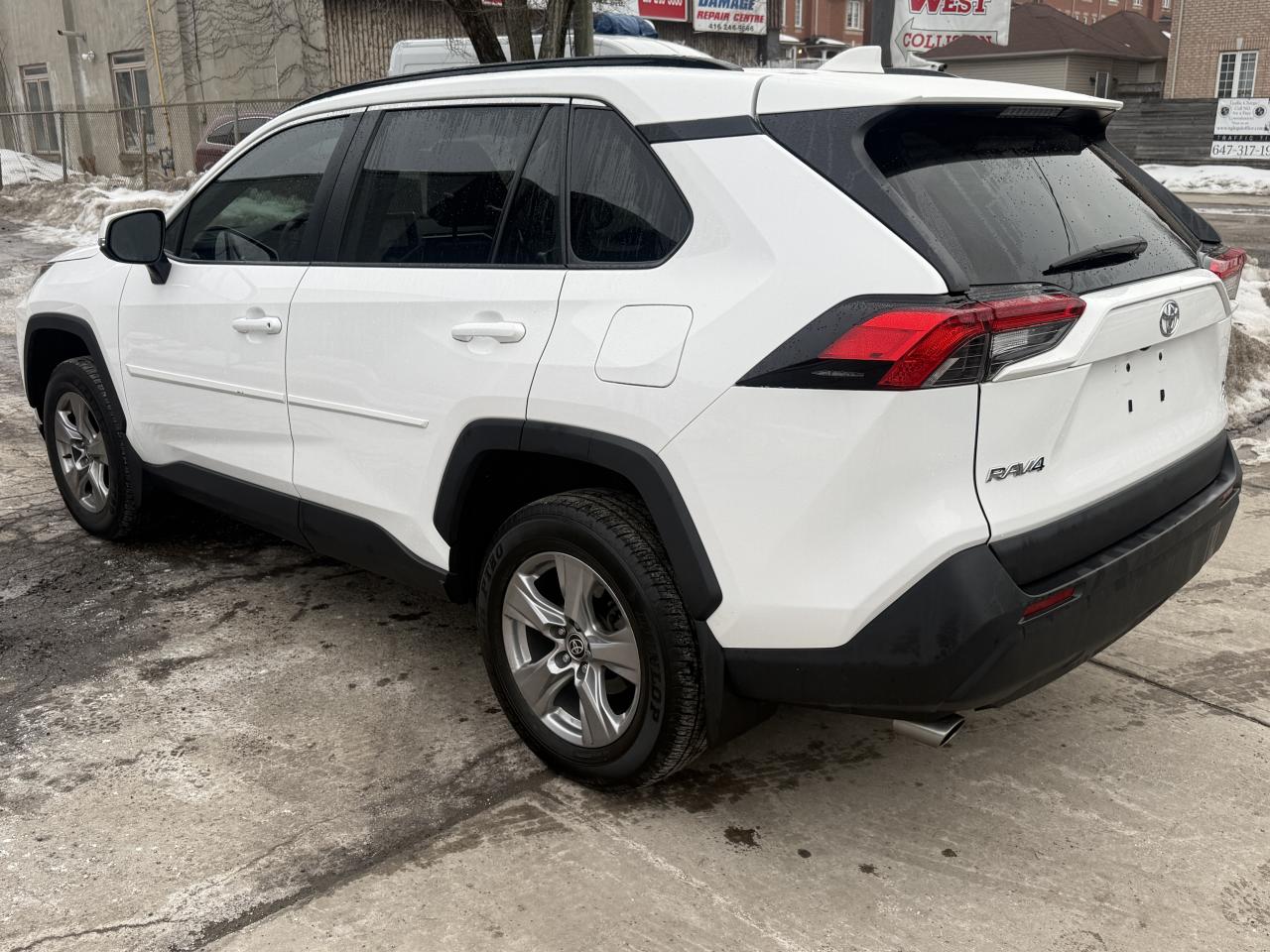 2023 Toyota RAV4 XLE Photo