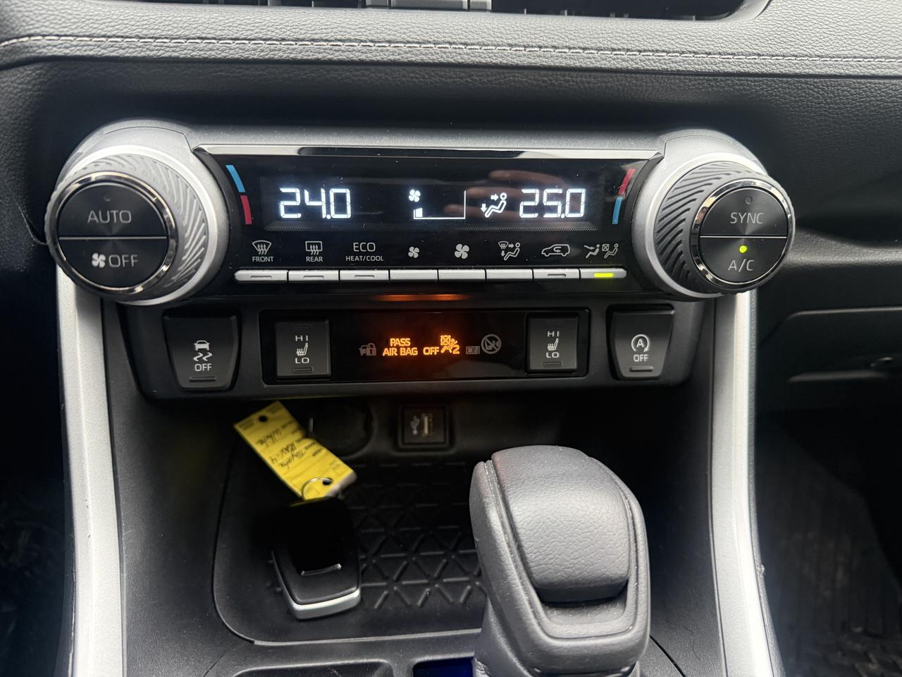 2023 Toyota RAV4 XLE Photo