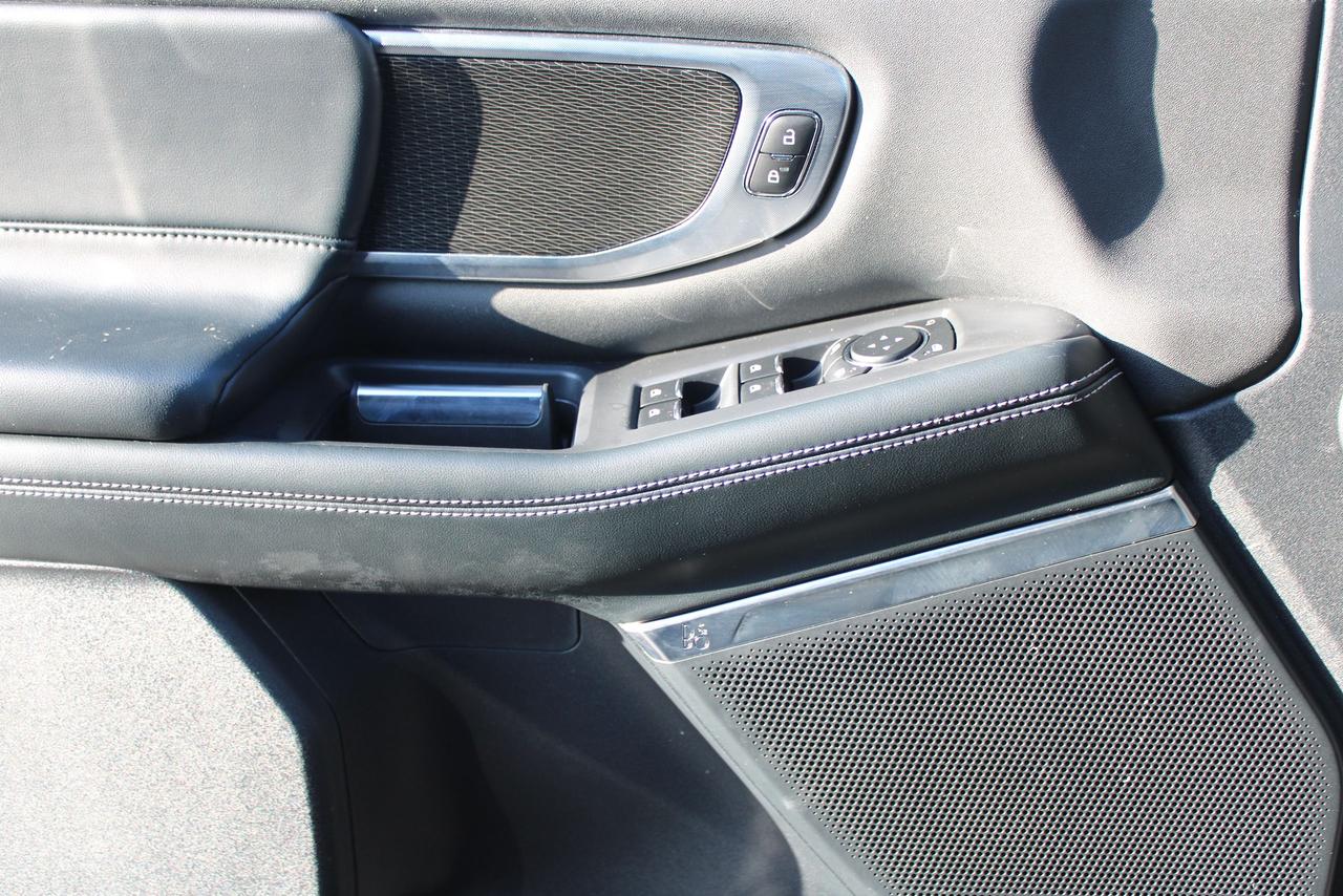 2025 Ford Expedition Platinum Photo